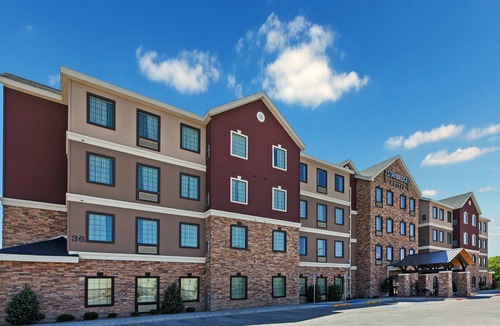 Amarillo Apartment | King Suite | Free Daily Breakfast, Indoor Pool + Fitness Center