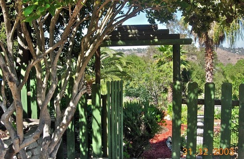 Del Dios Cottage | Lake House - Novel Attractions Close/Safari Park Zoo/Legoland/Sea World
