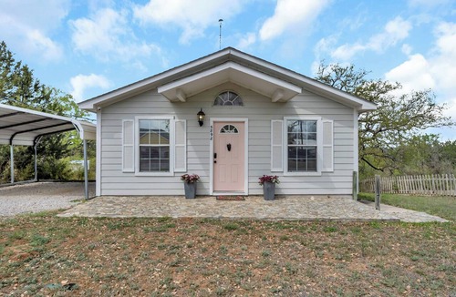 Kingsland House | Lake LBJ Waterfront on the Beautiful Llano River, Sandy Beach, Sleeps 6