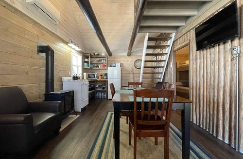Portage Lake Cabin | Lakefront Cabin with fireplace!