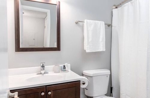 Lewis Center Apartment | Landing at Lake Club at Polaris - 1 Bedroom in Downtown Columbus