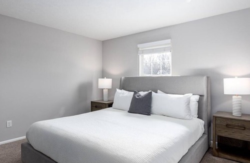 Lewis Center Apartment | Landing at Lake Club at Polaris - 1 Bedroom in Downtown Columbus