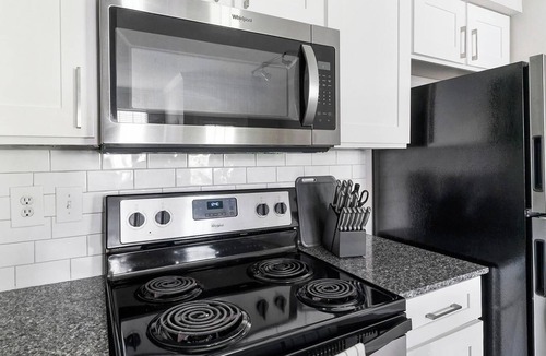 FM 1960 Apartment | Landing | Modern 1BD in Copperfield