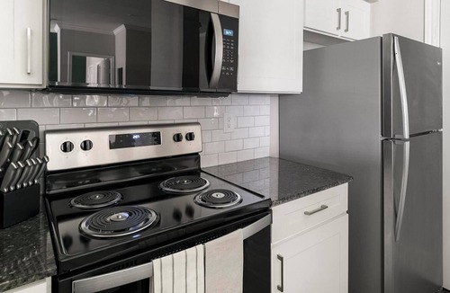 FM 1960 Apartment | Landing | Spectacular 2BD in Copperfield