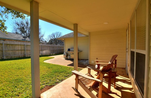 Block House Creek House | Light and bright