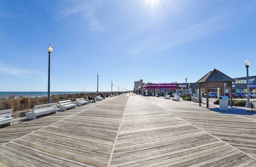 Rehoboth Beach Condo | LINENS & DAILY ACTIVITIES INCLUDED*!. OCEANFRONT/BOARDWALK BUILDING/ROOFTOP POOL Lovely updated kitchen, tile flooring offer a great look to this great unit. 2bdrm/2ba with 1340 sq ft of space to relax