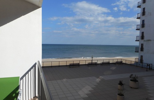 Rehoboth Beach Condo | LINENS & DAILY ACTIVITIES INCLUDED*!. OCEANFRONT/BOARDWALK BUILDING/ROOFTOP POOL Lovely updated kitchen, tile flooring offer a great look to this great unit. 2bdrm/2ba with 1340 sq ft of space to relax