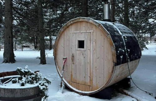 St Andrews West House | Loft on hobby farm with sauna and Hottub