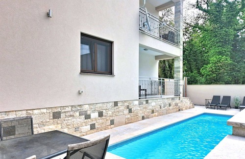 Valica Apartment | Lovely apartment for 5 people with private pool, A/C, WIFI, TV, terrace and pets allowed