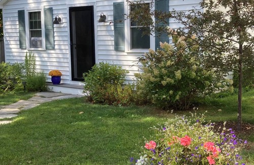 Brunswick Apartment | Lovely tranquil in-town cottage