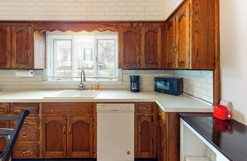 Bucksport House | Lower Corbel - duplex with WiFi & W/D - walk to river and downtown