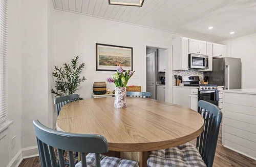 West Columbus House | Luxe 2BR Franklinton - Private Patio - 2Car Garage