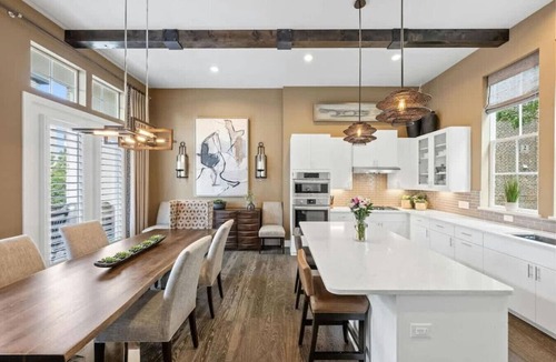 Riverside Apartment | Luxe Townhome | 4bd 5ba Elevator | 1 mile from DT