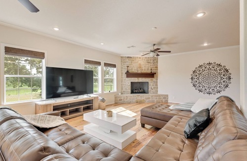 Kemp House | Luxury 90-acre 5BR Ranch near Cedar Creek