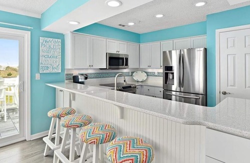 North Ocean City Condo | Luxury Bayview Condo with Gorgeous Sunset View! Minutes to beach, pool and park.