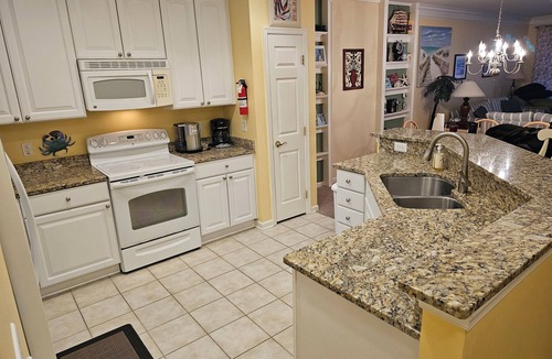 Sunset Island Condo | Luxury High End Sunset Island Condo 2 Blocks from ~OC~ Beach