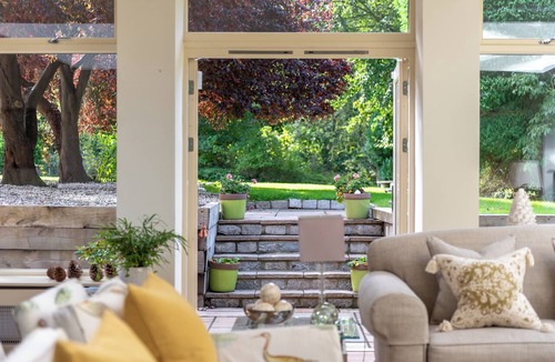 Dalkeith House | Luxury House Near Edinburgh Sleeps 10 perfect for milestone occasion