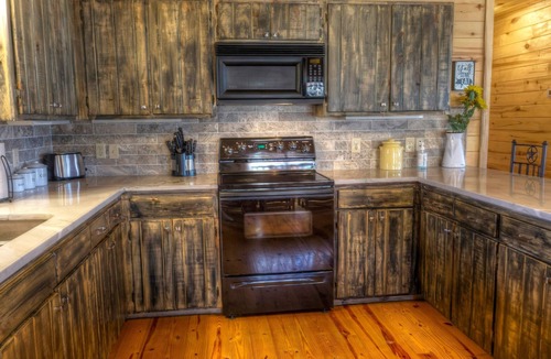 Rio Frio Cabin | LUXURY LOG CABIN #1 ON THE FRIO RIVER