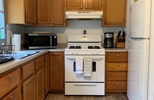 Town Hill House | Make your 2026 reservations now. Pet friendly.