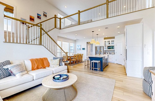Cedar Neck House | Marlin Chase home with resort amenities, bikes, grill, EV charger - dog-friendly