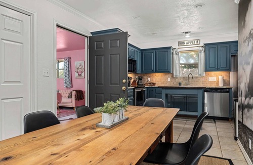 Fredericksburg House | Memories - Hot Tub, Pool & Karaoke Lounge