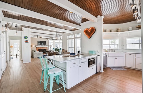 Pirates Beach House | "MerSea" Pirates Beach House in Galveston