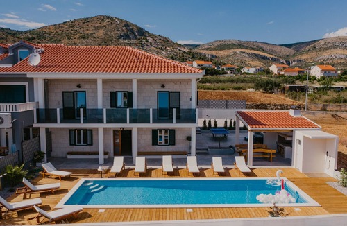 Seget Donji Villa | Mix of modern and antique , New visage villa Antico