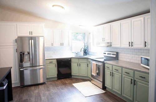 Laurelville House | Moccasin Creek Cottage - Hocking Hills State Parks- Cozy back yard