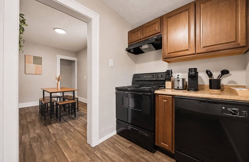 Weinland Park Apartment | Modern 2BD 1BA Near OSU Fairgrounds FREE Parking