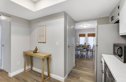 Gahanna House | Modern 2BR Duplex in Gahanna Near Easton, Airpor