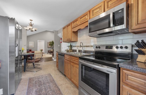 Columbus House | Modern 5 Bed, 2 Bath Home w/Outdoor Patio! Near OSU