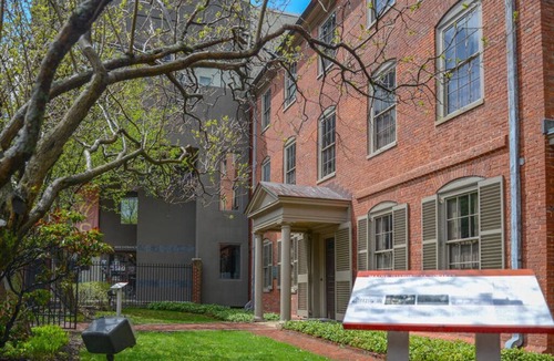 Old Port House | Modern Amenities in Historic Area | 2 Units w/Pool | Breakfast | 24h Gym
