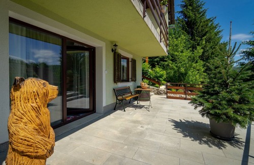 Brinje Apartment | Modern apartment in Fužine, 200m from Lake Bajer, perfect for relaxation.