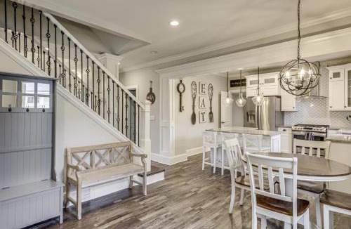 London House | Modern Comfort Near Columbus: Home w/Yard & Porch