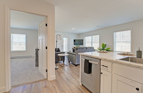 Auburn Apartment | Modern Escape in Central Auburn Only 3miles to Bates College - 1BD, 1BA