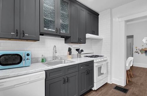 Olde Towne East Apartment | Modern European 👍 Style 1BR Near DT on Historic St.