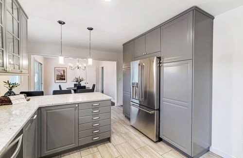 Upper Arlington House | Modern, Fully Furnished Retreat, Close to OSU Campus, Downtown and Riverside Hos