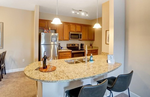 Westerville Apartment | Modern Polaris 2BR | Walkable To Restaurants | Washer/Dryer | Gym | Fast WiFi!