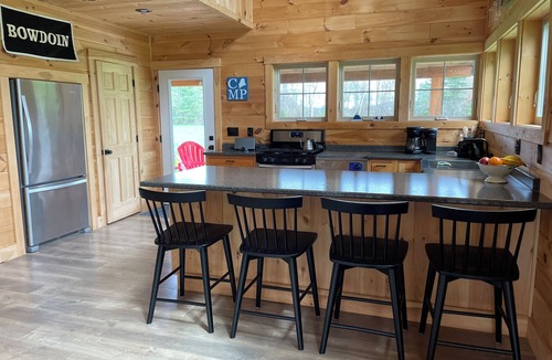Kingfield House | Modern private home near mountains