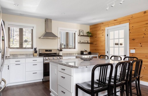 Waitsfield House | Modern Retreat with Apartment and Mountain Views!