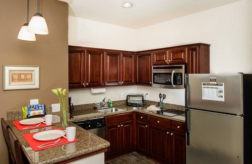 Webster Hotel | Modern Suite | Free Breakfast + Pool + Hot Tub