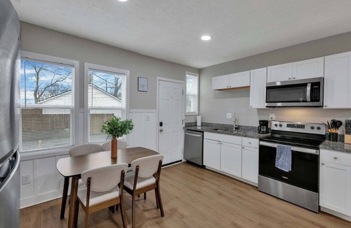Olde Towne East Apartment | Modern Townhouse in Historic Building Walk to Downtown