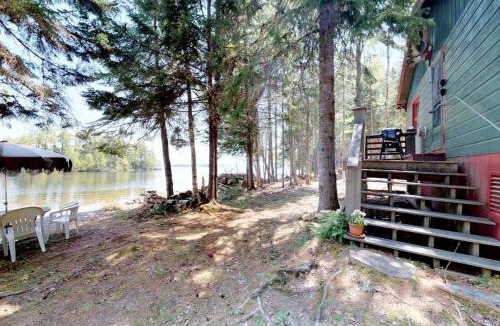 Northeast Somerset House | Moosehead Memories - Quiet Dog-Friendly, Dock, & Firepit