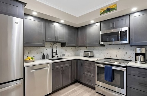 Mendon Condo | Mountain Basecamp Near Killington | Fireplace + Pool Access