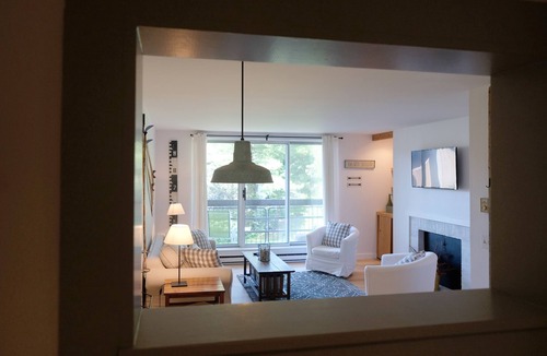 Warren Condo | Mountainside Condo at Sugarbush Vt Walk to Resort!