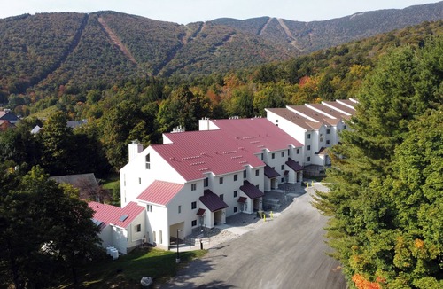 Warren Condo | Mountainside Condo at Sugarbush Vt Walk to Resort!