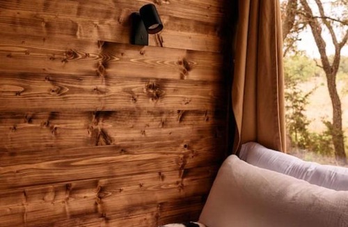 Round Mountain House | Nature Cabin Wood-Burning Hot Tub