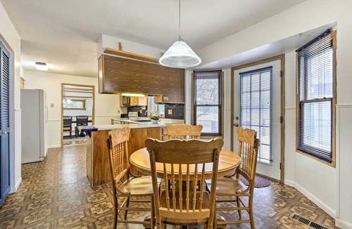 Pickerington House | Nature’s Haven Farmhouse in Pickerington w/Deck