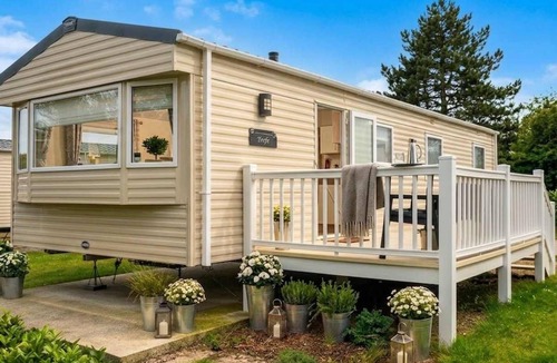 Prestonpans House | Near Pool |3BR Family -Friendly | Sea Views| Ramp | Wi-Fi | Pet OK