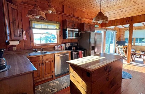 Mid-Coast and Islands Cottage | Near Stover's Cove with gorgeous views of the world famous Cribstone Bridge.